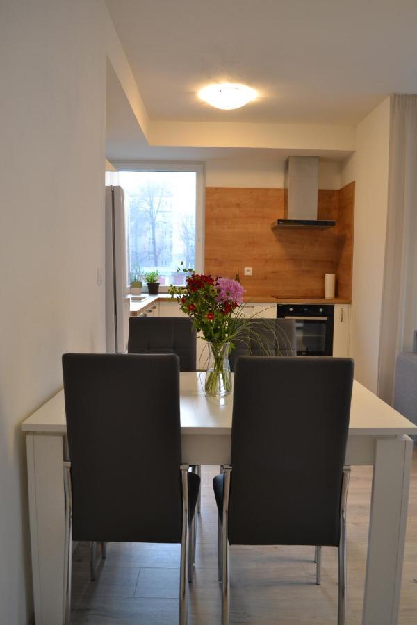 Elegant Escape Apartment II - City Centre Bratislava Eksteriør bilde