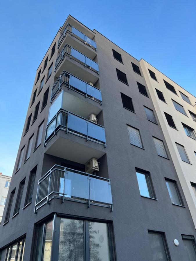 Elegant Escape Apartment II - City Centre Bratislava Eksteriør bilde