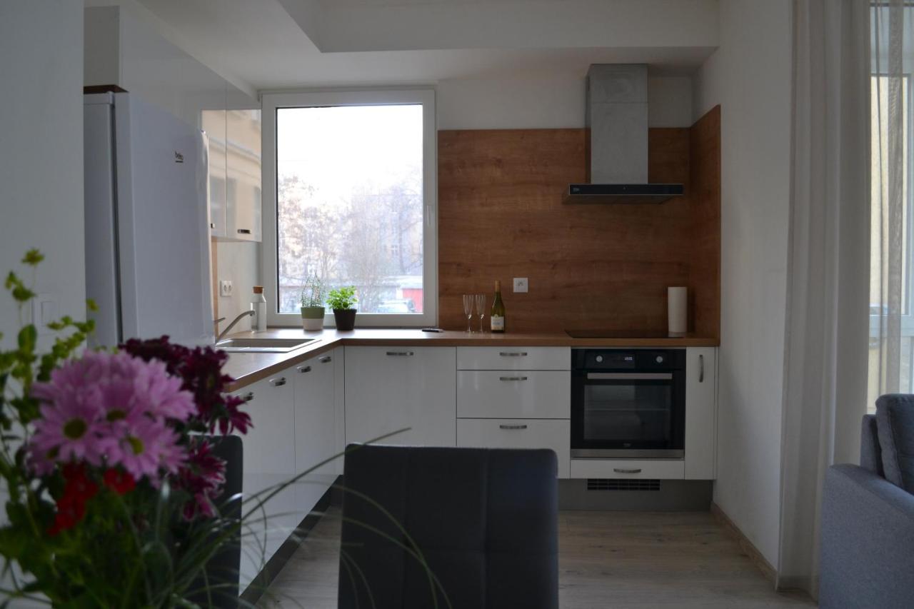 Elegant Escape Apartment II - City Centre Bratislava Eksteriør bilde
