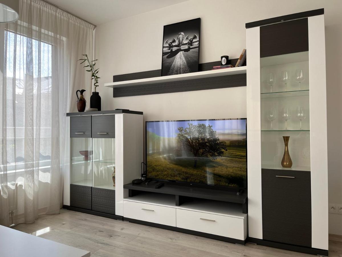 Elegant Escape Apartment II - City Centre Bratislava Eksteriør bilde