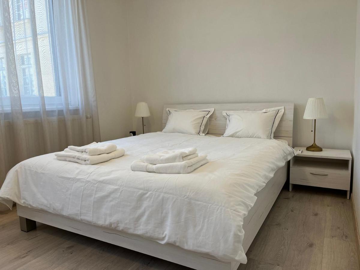 Elegant Escape Apartment II - City Centre Bratislava Eksteriør bilde