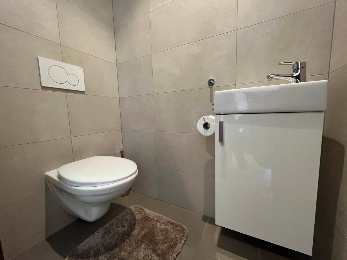 Elegant Escape Apartment II - City Centre Bratislava Eksteriør bilde
